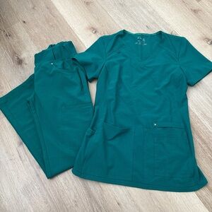Cherokee Iflex Women's Hunter Green Scrub Set